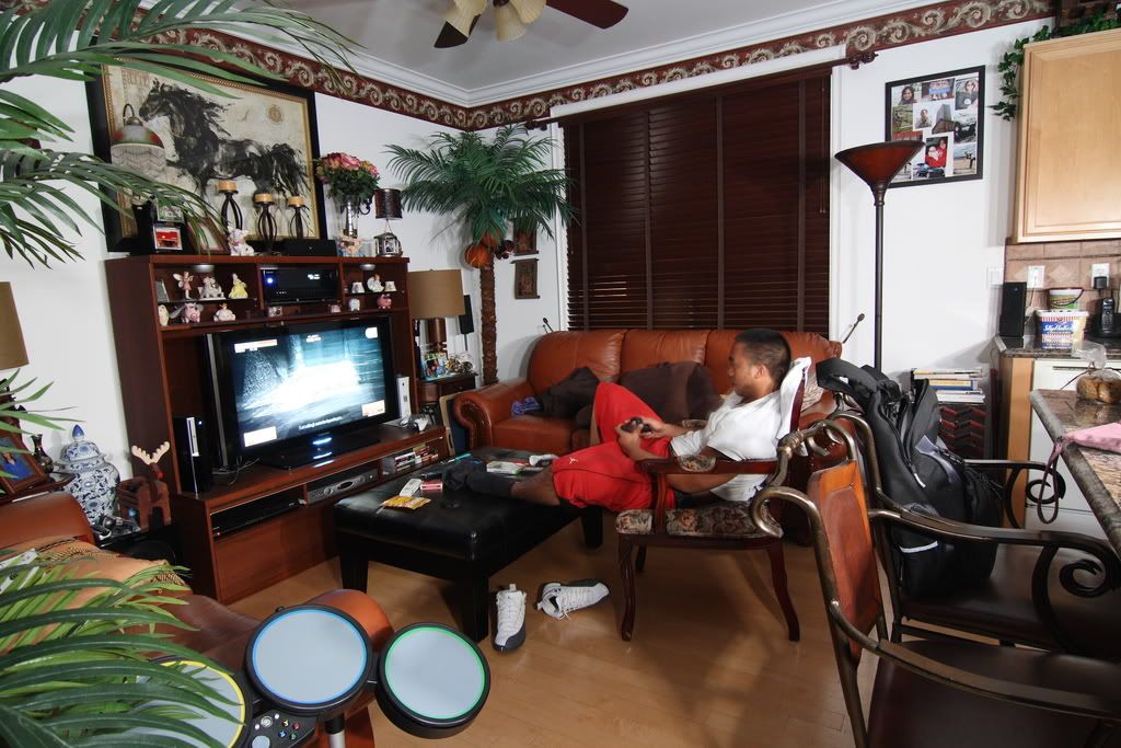 IMAGE: http://i192.photobucket.com/albums/z114/usingthejohn/Downtown/lightpainted.jpg