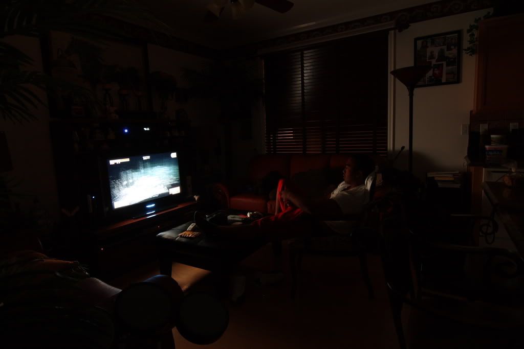 IMAGE: http://i192.photobucket.com/albums/z114/usingthejohn/Downtown/noflash.jpg