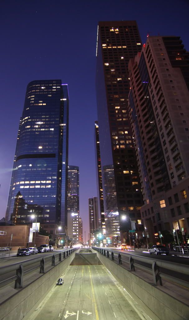 IMAGE: http://i192.photobucket.com/albums/z114/usingthejohn/Grandave.jpg