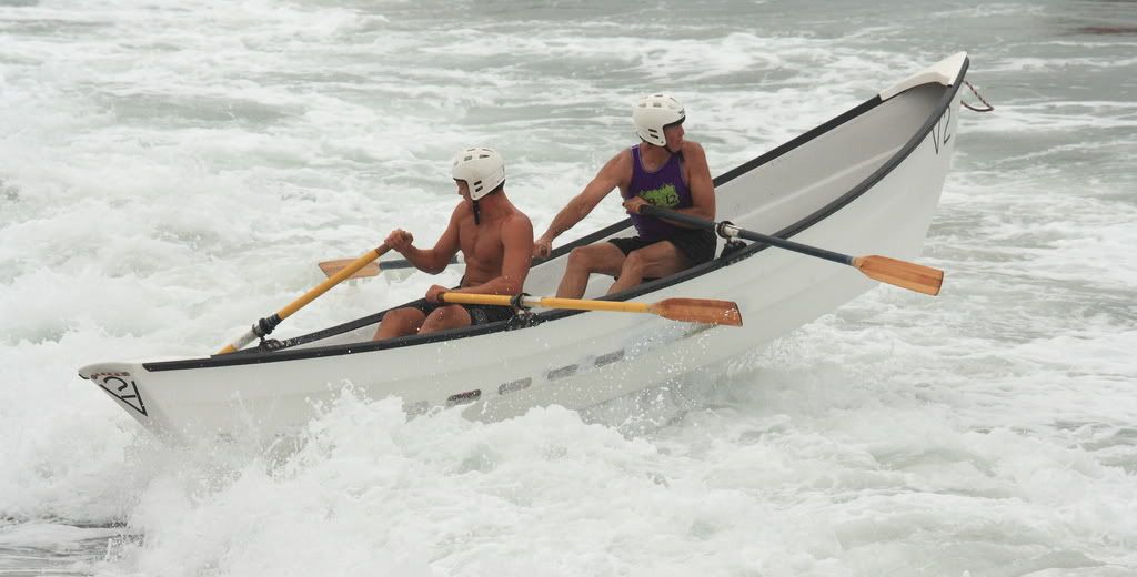 IMAGE: http://i192.photobucket.com/albums/z114/usingthejohn/People/Watching.jpg