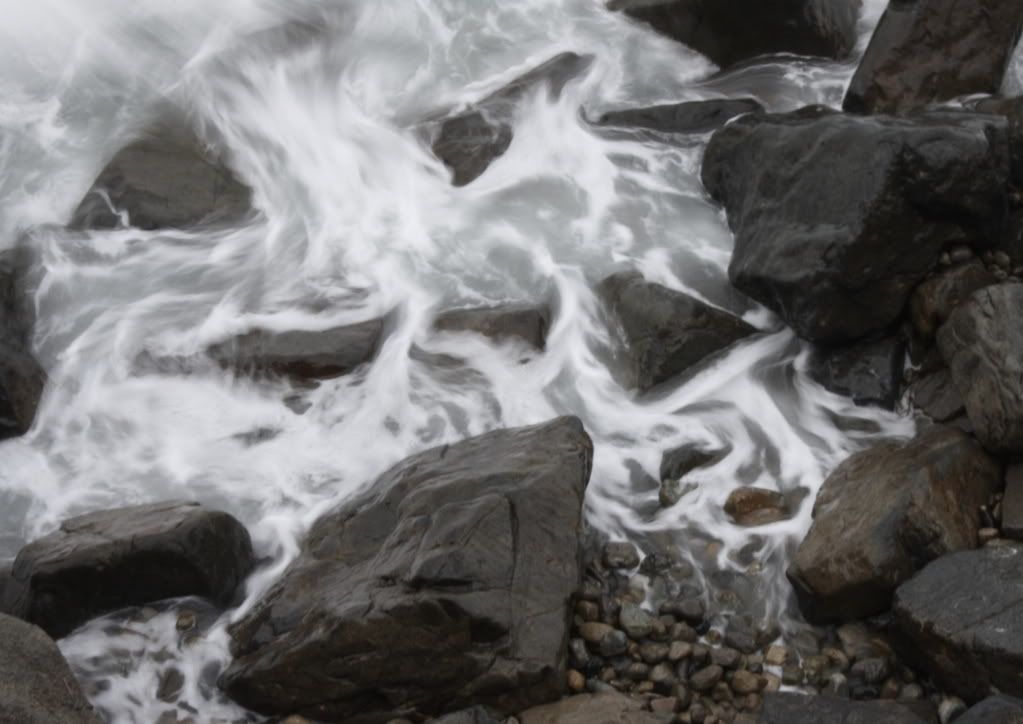 IMAGE: http://i192.photobucket.com/albums/z114/usingthejohn/mexico/fog.jpg