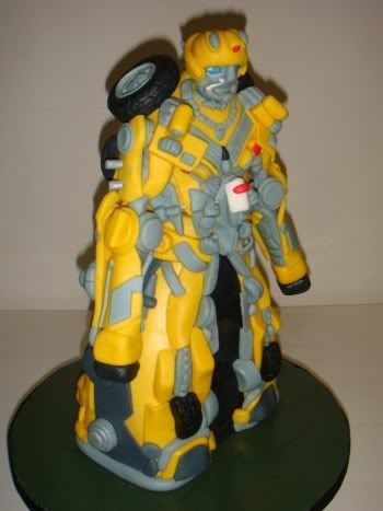 Transformer Birthday Cake on Bumblebee Transformers Cake  Geeky Cake