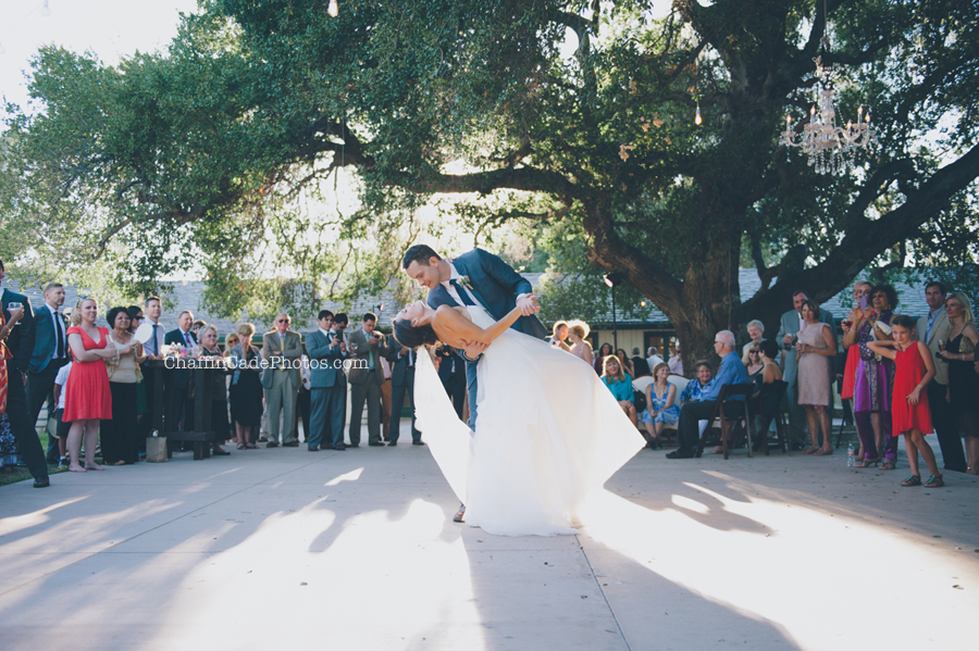 "bride and groom first dance"