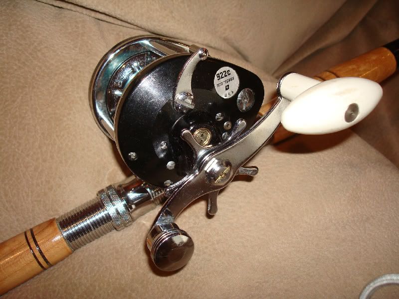 4) Vintage fishing reels, good working condition, one is missing the handle  - Albrecht Auction Service