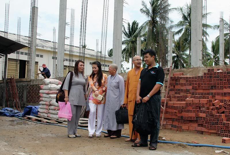 Xin Các bạn có lòng hảo tâm phát tâm mỗi người 1 viên gạch xây chùa nghèo đang dỡ dan - 10