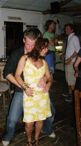 040807dancingcouple1.jpg