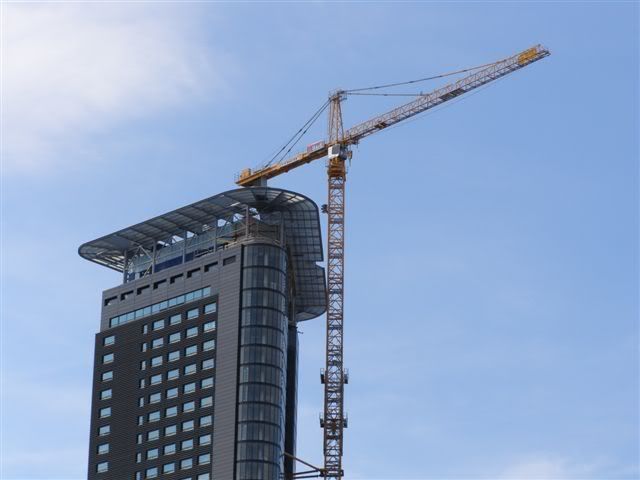 280607topbuildingandcrane1.jpg