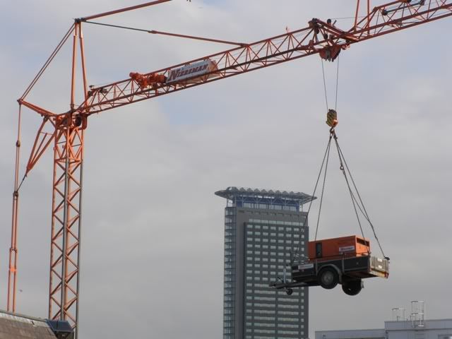 061007craneandwagoninair.jpg