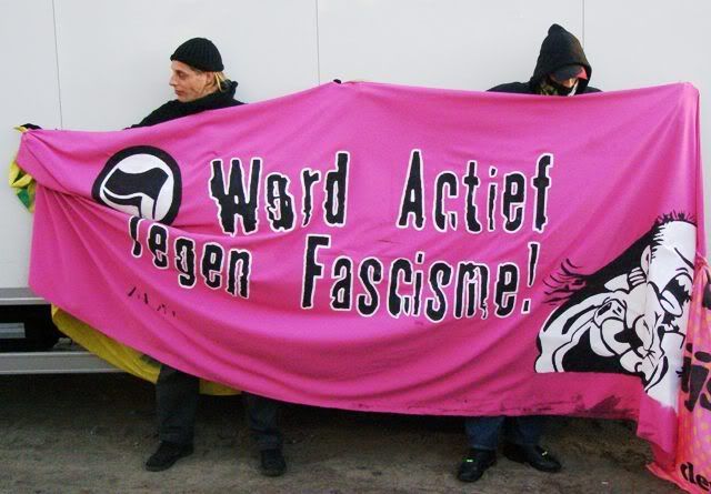 120108DeVloekpinkbanneragainstfacis.jpg