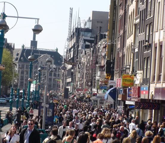 100409AmsterdamDamrak.jpg