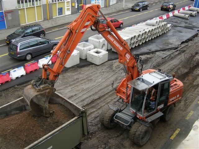 200907craneandtrucksand.jpg