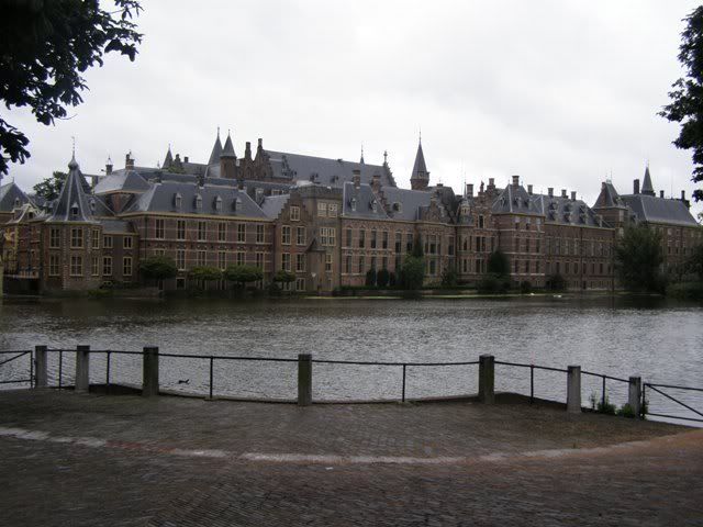 030308parlementbuildingandHofvijver.jpg