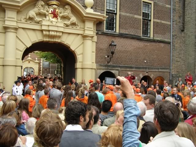 270808OrangeManiacrowdBinnenhof.jpg