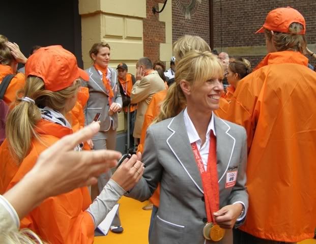 270808OrangemaniaAnkyvanGrunsven.jpg