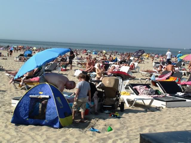 060809scheveningenbeach.jpg