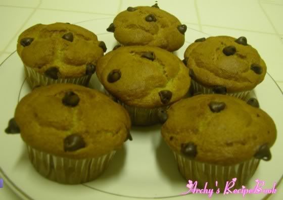 Banana Cashew Muffins