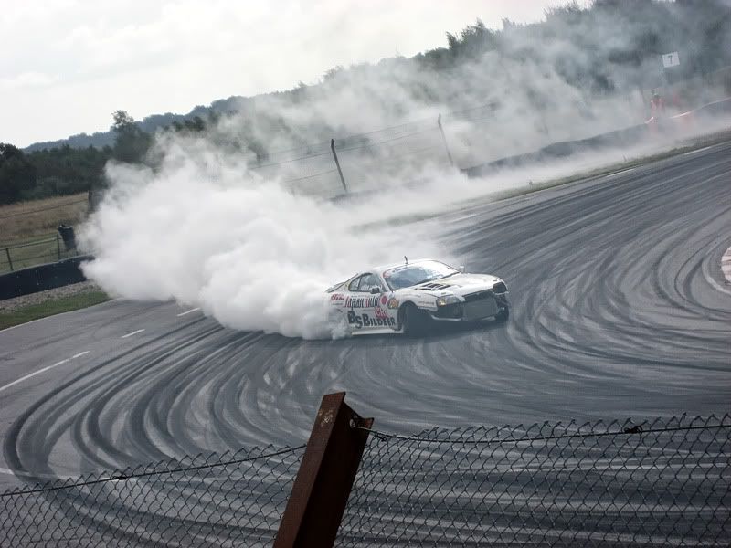 http://i192.photobucket.com/albums/z88/supersupra87/Drifting/IMG_3855.jpg