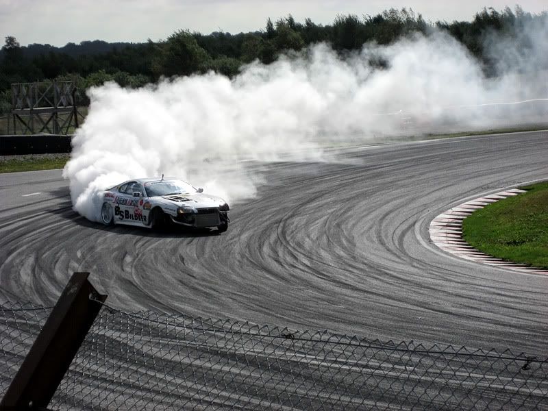 http://i192.photobucket.com/albums/z88/supersupra87/Drifting/IMG_3875.jpg