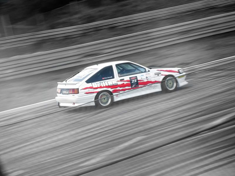 http://i192.photobucket.com/albums/z88/supersupra87/Drifting/IMG_3884.jpg