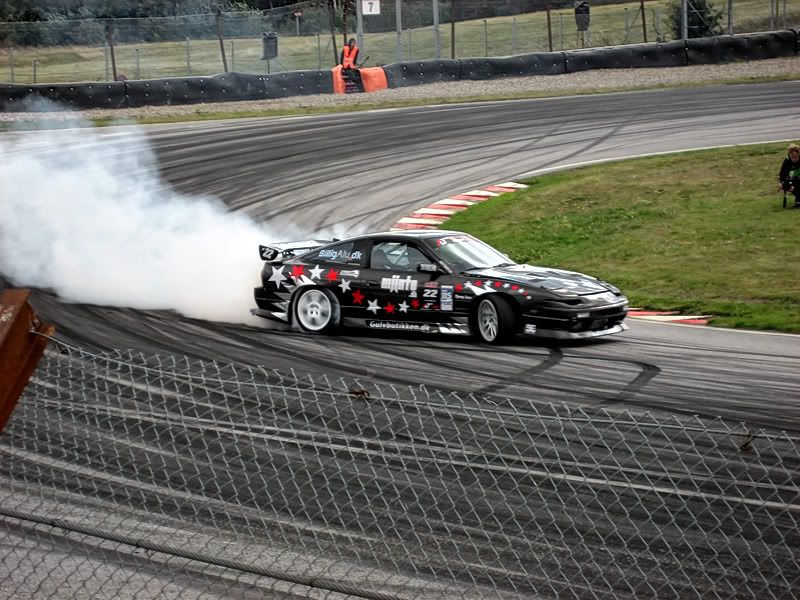 http://i192.photobucket.com/albums/z88/supersupra87/Drifting/IMG_3973.jpg