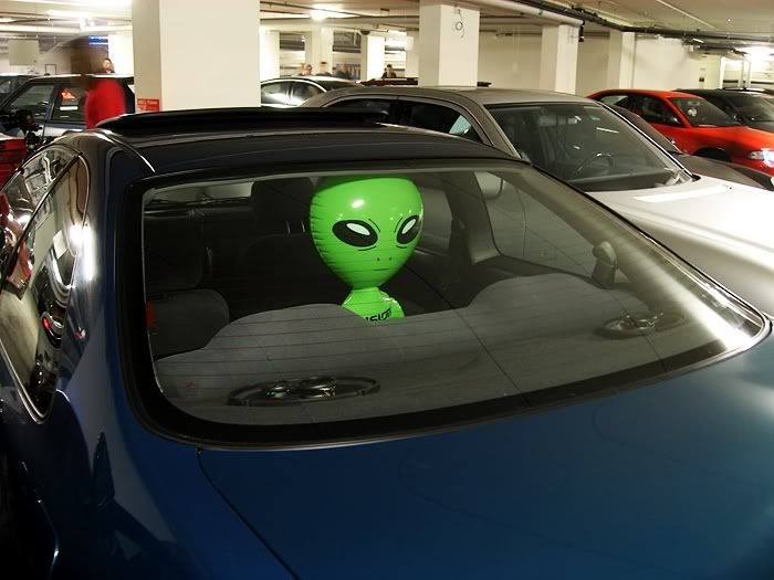 http://i192.photobucket.com/albums/z88/supersupra87/Garaget14mars/Alien.jpg