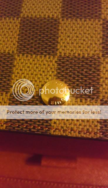 LOUIS VUITTON DAMIER WALLET 100% AUTHENTIC. MINT CONDITION  